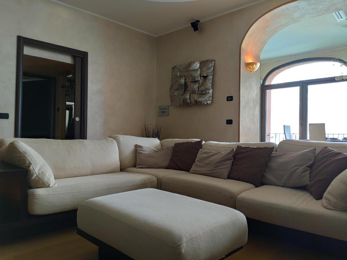 Bellagio Lakeside Apartment Luaran gambar