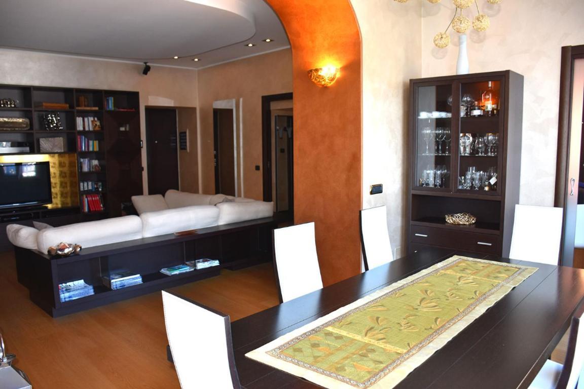 Bellagio Lakeside Apartment Luaran gambar