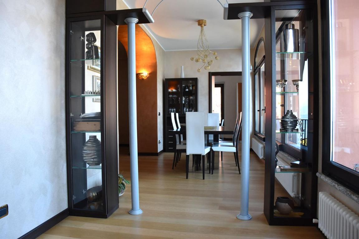 Bellagio Lakeside Apartment Luaran gambar